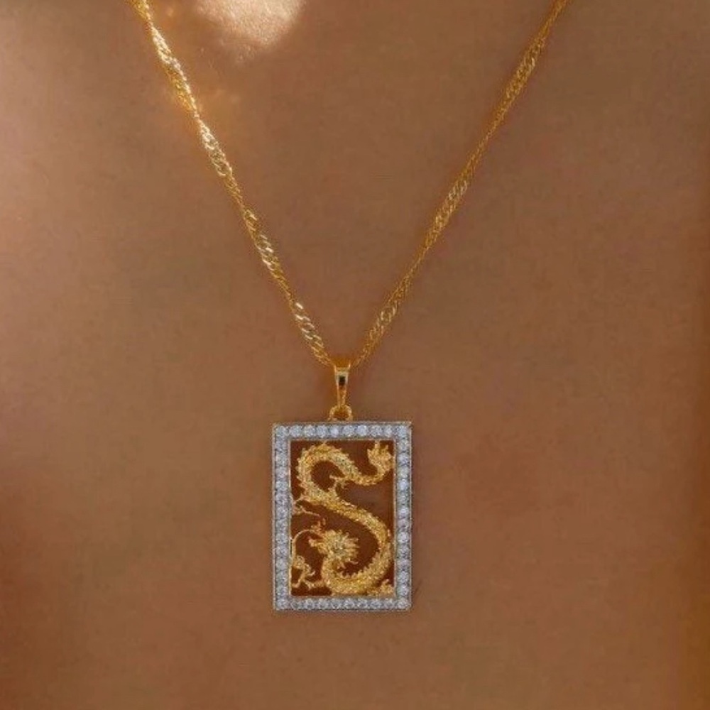 Dragon square necklace